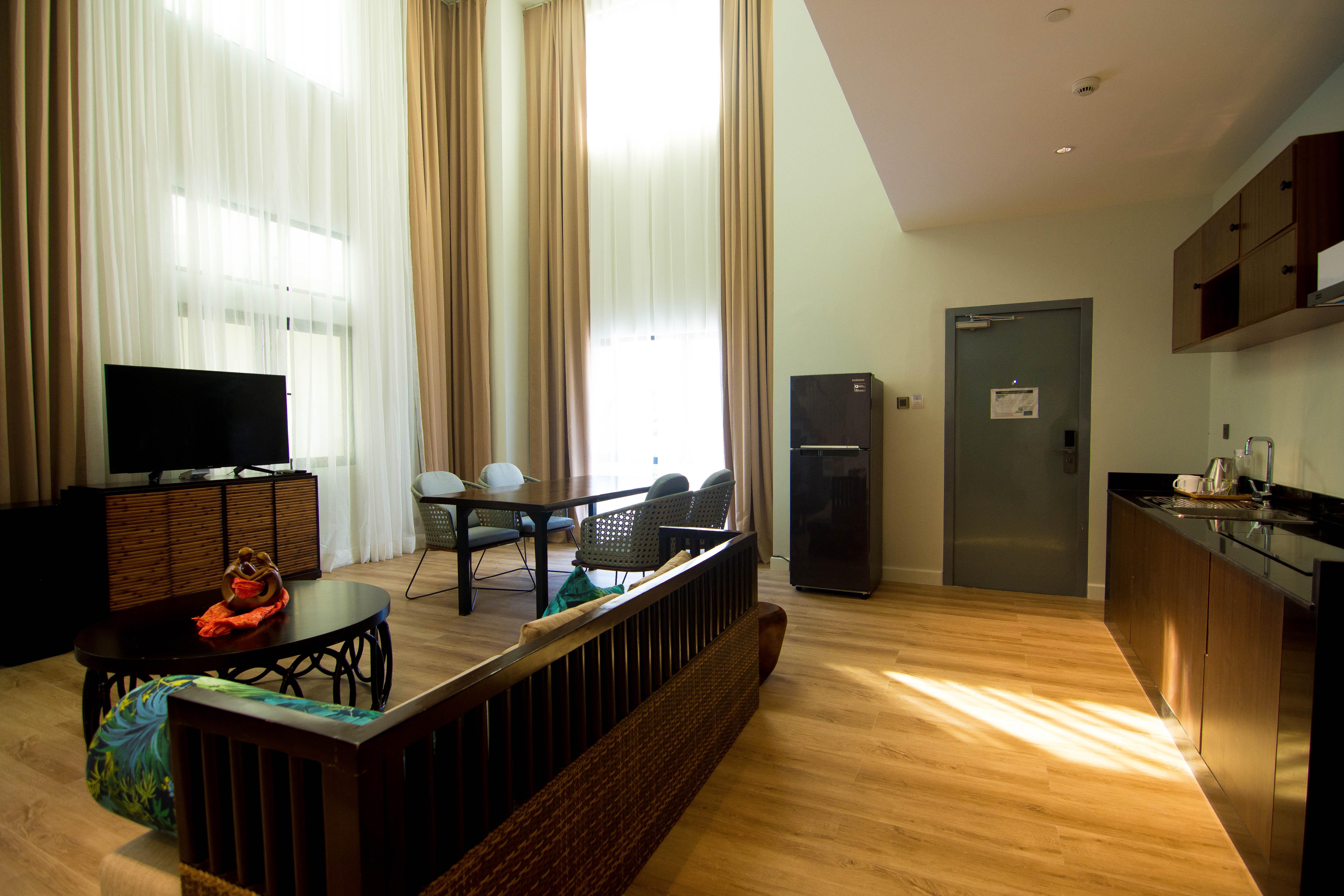 Pinnacle Boracay Hotel 4*